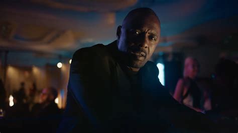  Idris Elba Live in Helsinki – A Night of Soulful Music and Unexpected Revelations!