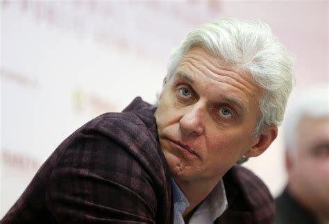 Oleg Tinkov ja Syö Bönderi - kohu, joka ravisti Venäjää! Rocktähden härski pila venäläisestä ruokakulttuurista sai koko maan puhumaan